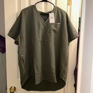 NWT FIGS Tunic Scrub Top in Moss